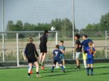 Laatste training S.K.N.W.K. JO11-1JM van seizoen 2022-2023 (partijtje tegen de ouders) (94/221)